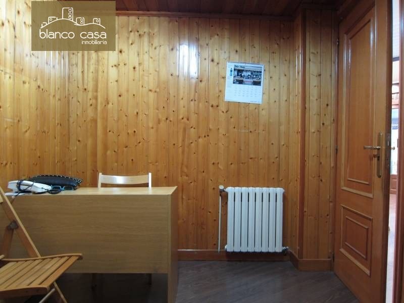 Erhverv til leje i Carballo - € 900 (Ref: 3425135)