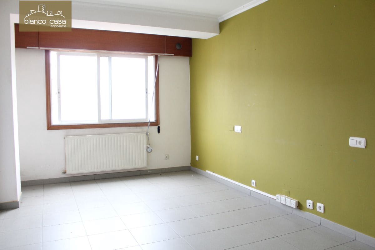 Office for rent in Carballo - € 350 (Ref: 3795092)