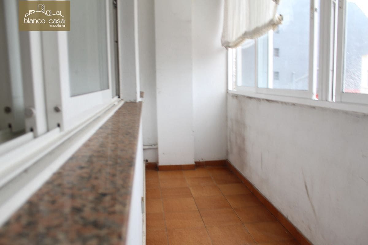 Office for rent in Carballo - € 350 (Ref: 3795092)