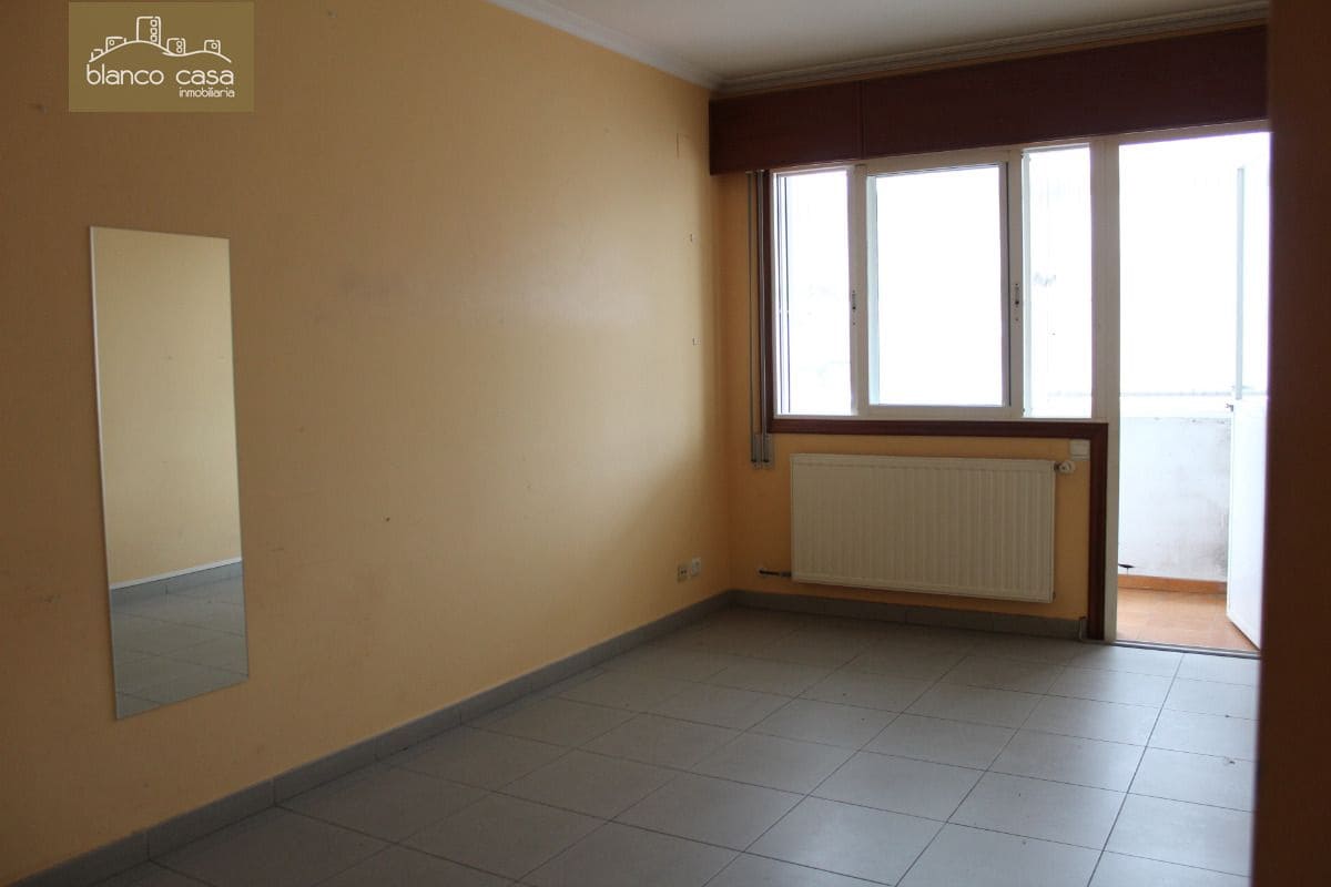 Office for rent in Carballo - € 350 (Ref: 3795092)