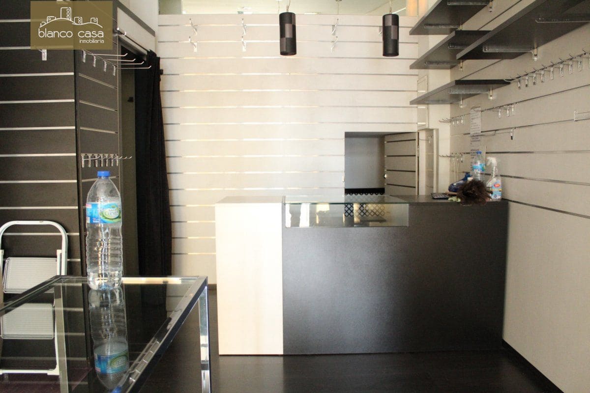 Commercial for rent in Carballo - € 800 (Ref: 4002765)