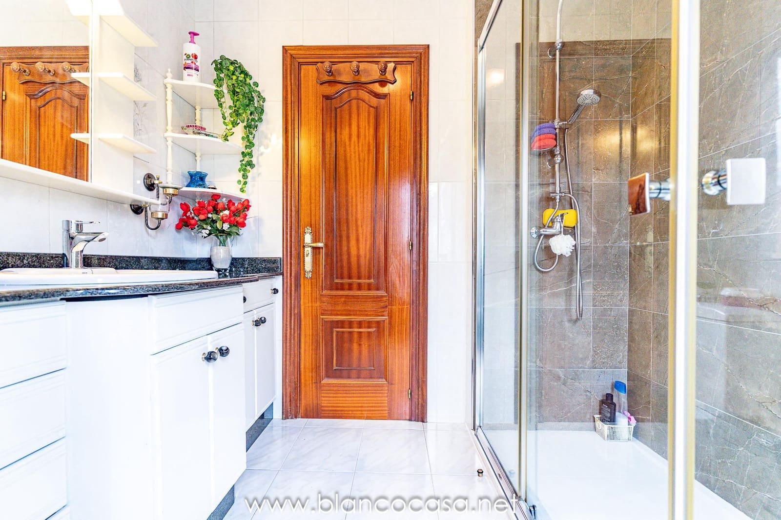 5 soverom Villa til salgs i Cabana med garasje - € 309 990 (Ref: 9383360)