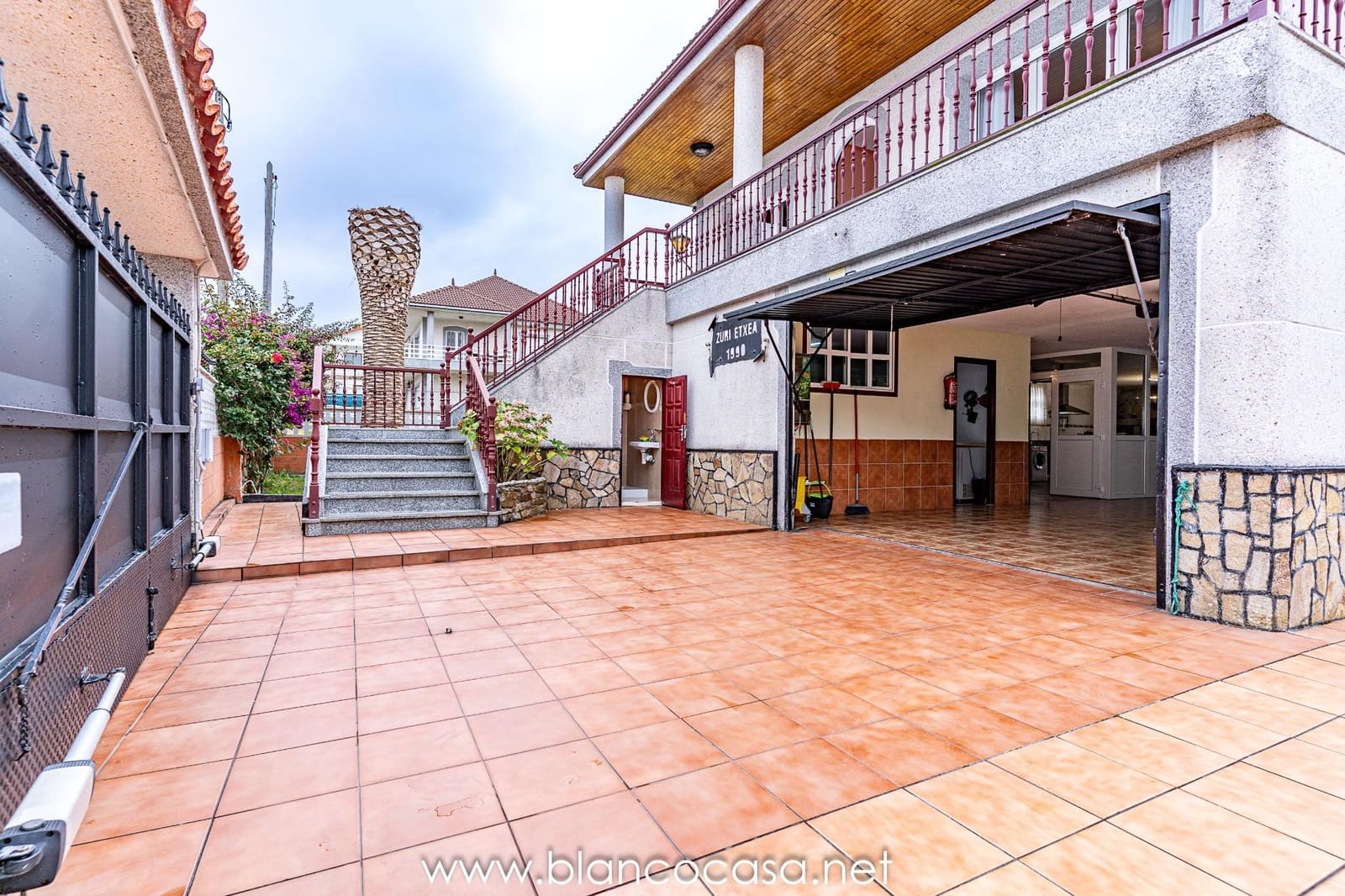 5 soverom Villa til salgs i Cabana med garasje - € 309 990 (Ref: 9383360)