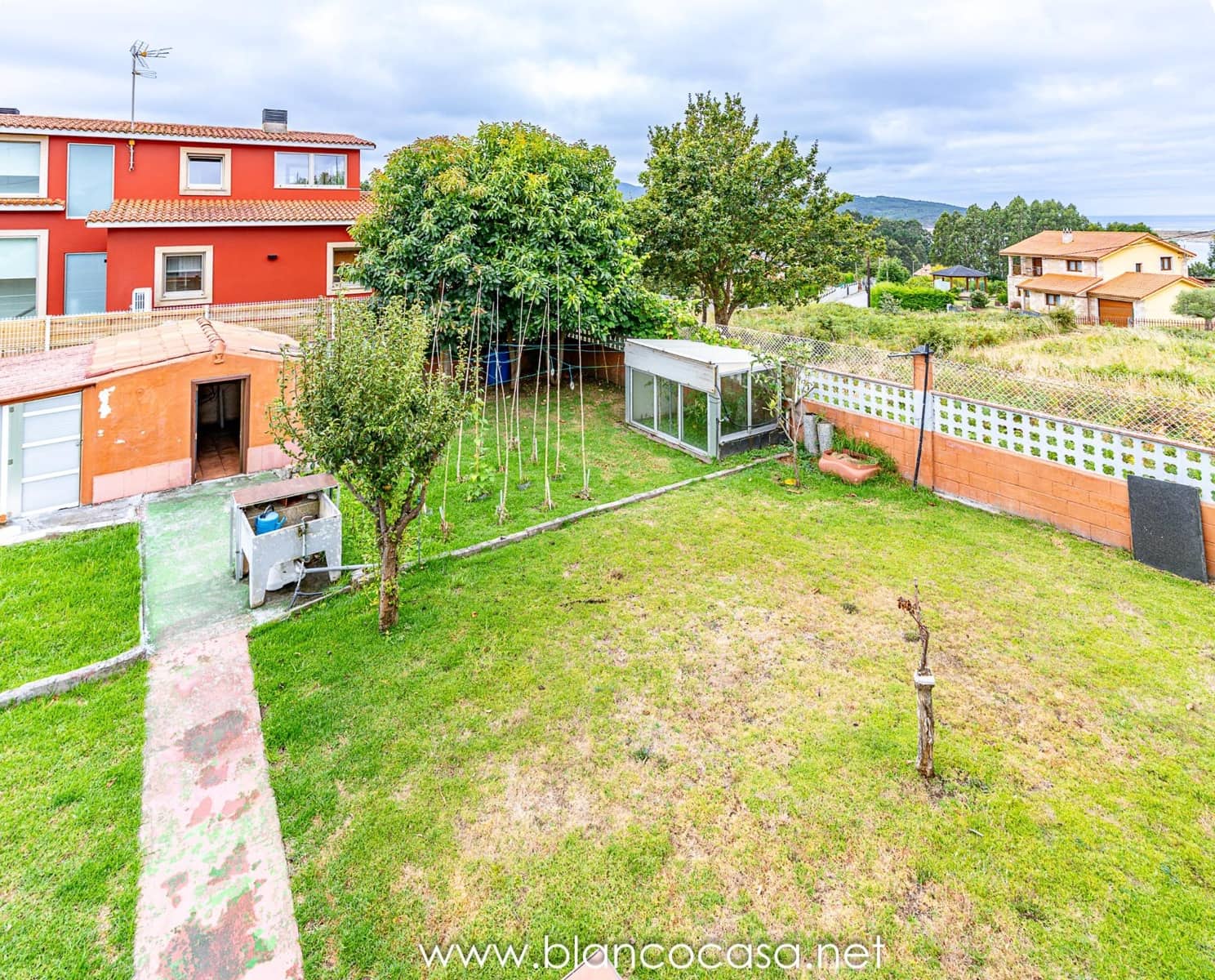 5 soverom Villa til salgs i Cabana med garasje - € 309 990 (Ref: 9383360)