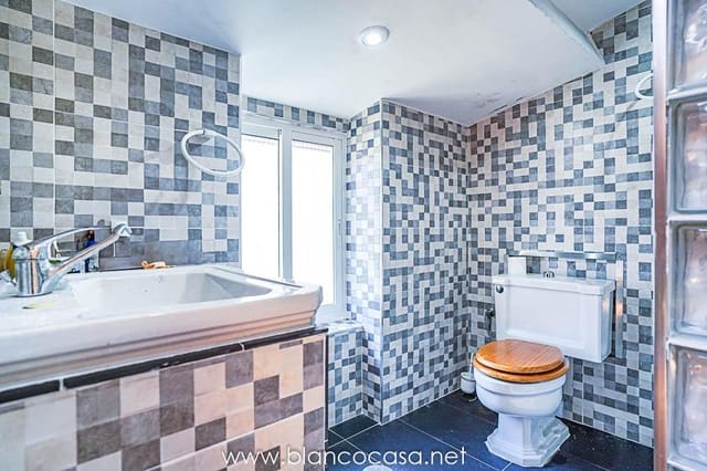 4 bedroom Townhouse for sale in Corme, Ponteceso - € 74,990 (Ref: 9383362)