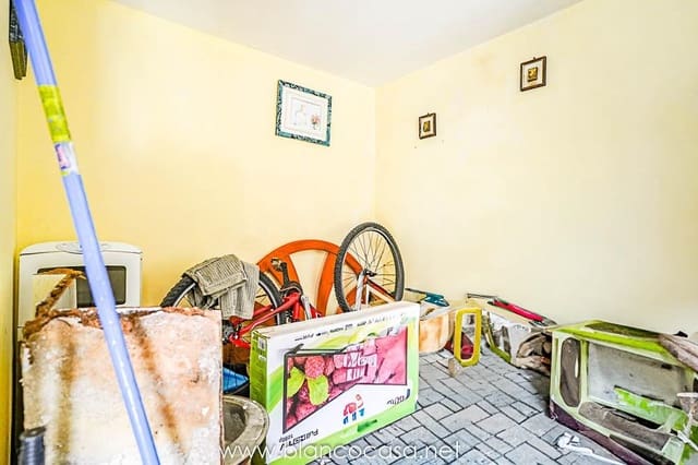 4 bedroom Townhouse for sale in Corme, Ponteceso - € 74,990 (Ref: 9383362)