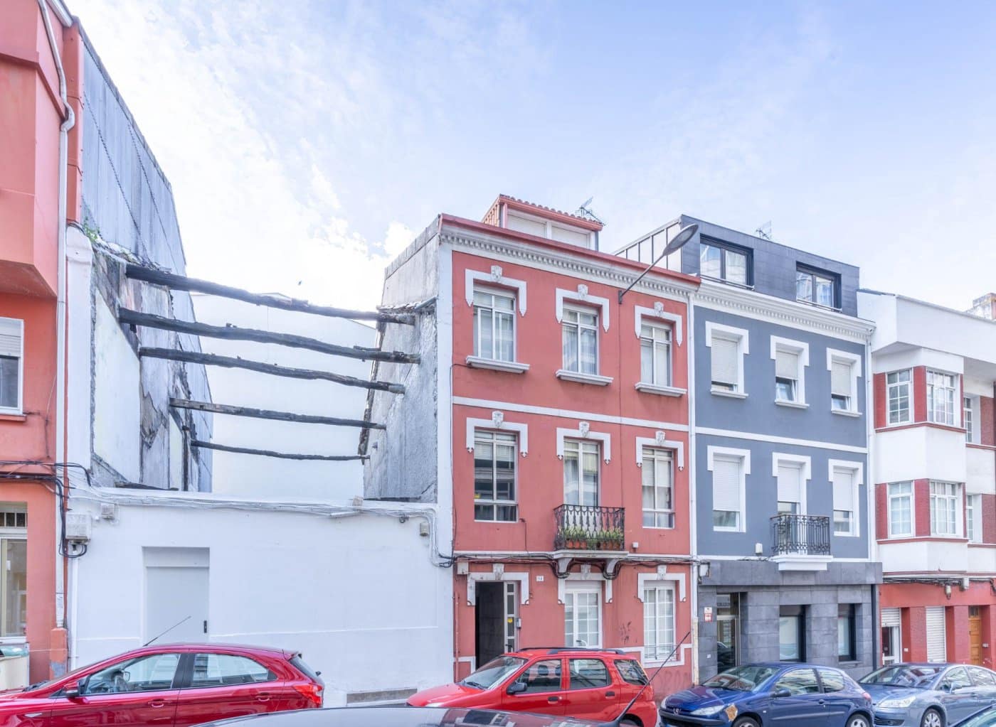 9 soverom Hus til salgs i La Coruna by - € 400 000 (Ref: 9383365)