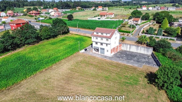 7 bedroom Finca/Country House for sale in Carballo with garage - € 319,000 (Ref: 9383368)