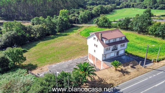 7 bedroom Finca/Country House for sale in Carballo with garage - € 319,000 (Ref: 9383368)