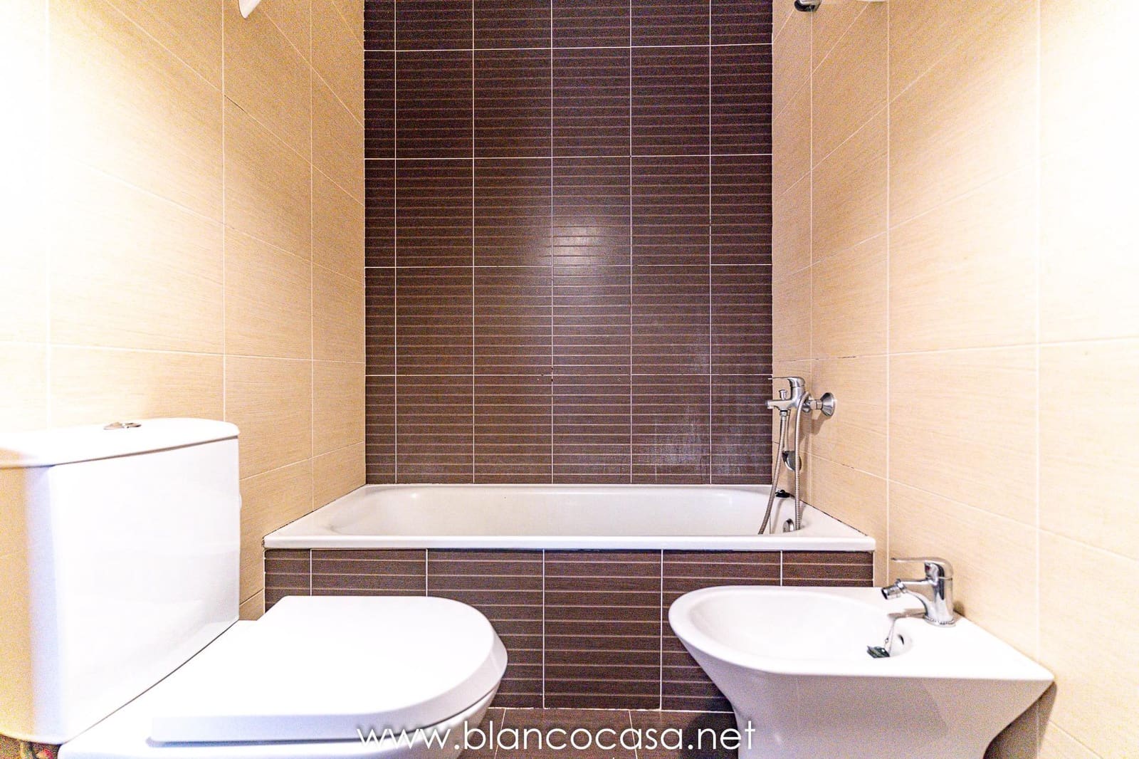 1 Zimmer Wohnung zu verkaufen in Carballo mit Garage - 112.500 € (Ref: 9383369)