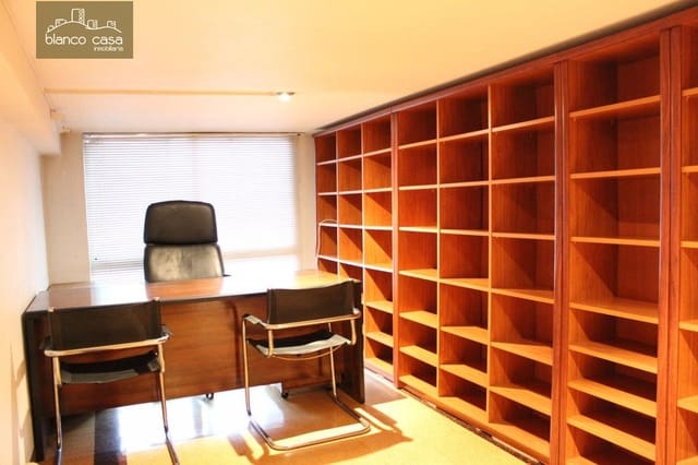 Kontor til salgs i Carballo - € 24 000 (Ref: 9383370)