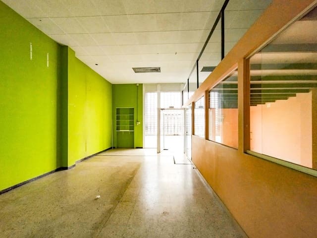 Virksomhed til leje i Carballo - € 650 (Ref: 9383373)