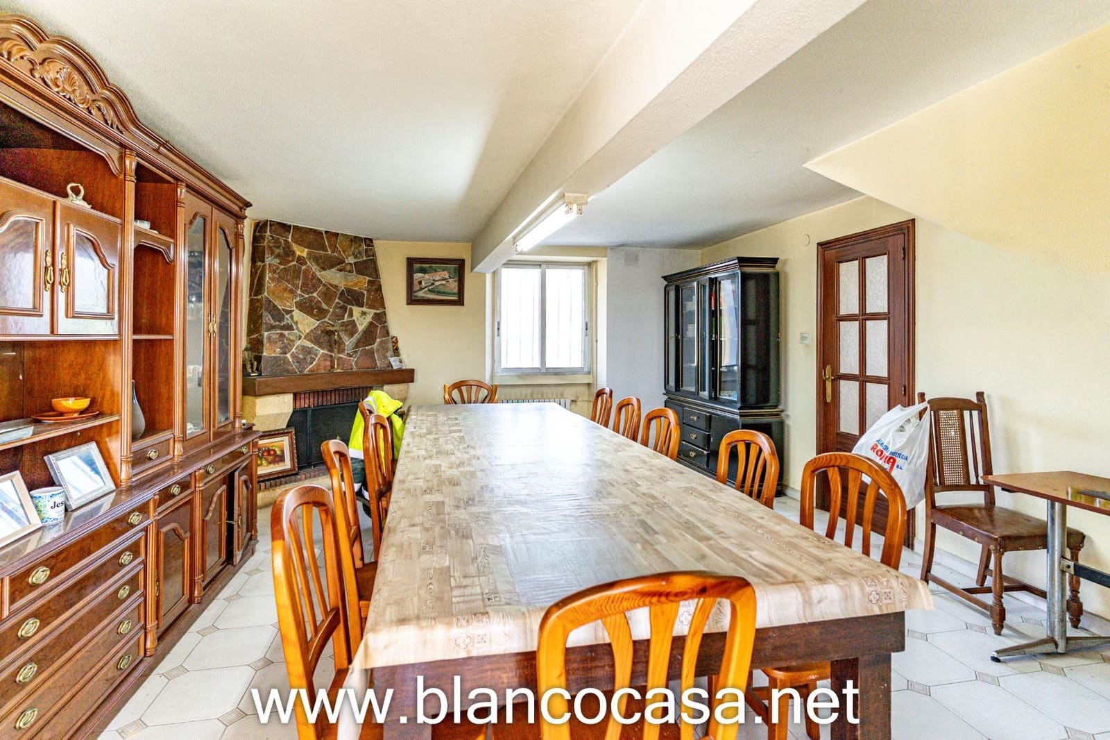 7 slaapkamer Finca/Landhuis te koop in Carballo met garage - € 299.900 (Ref: 9383378)
