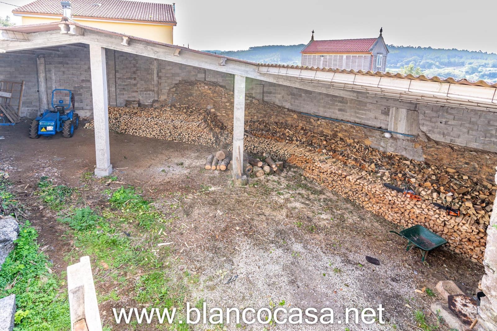 7 slaapkamer Finca/Landhuis te koop in Carballo met garage - € 299.900 (Ref: 9383378)