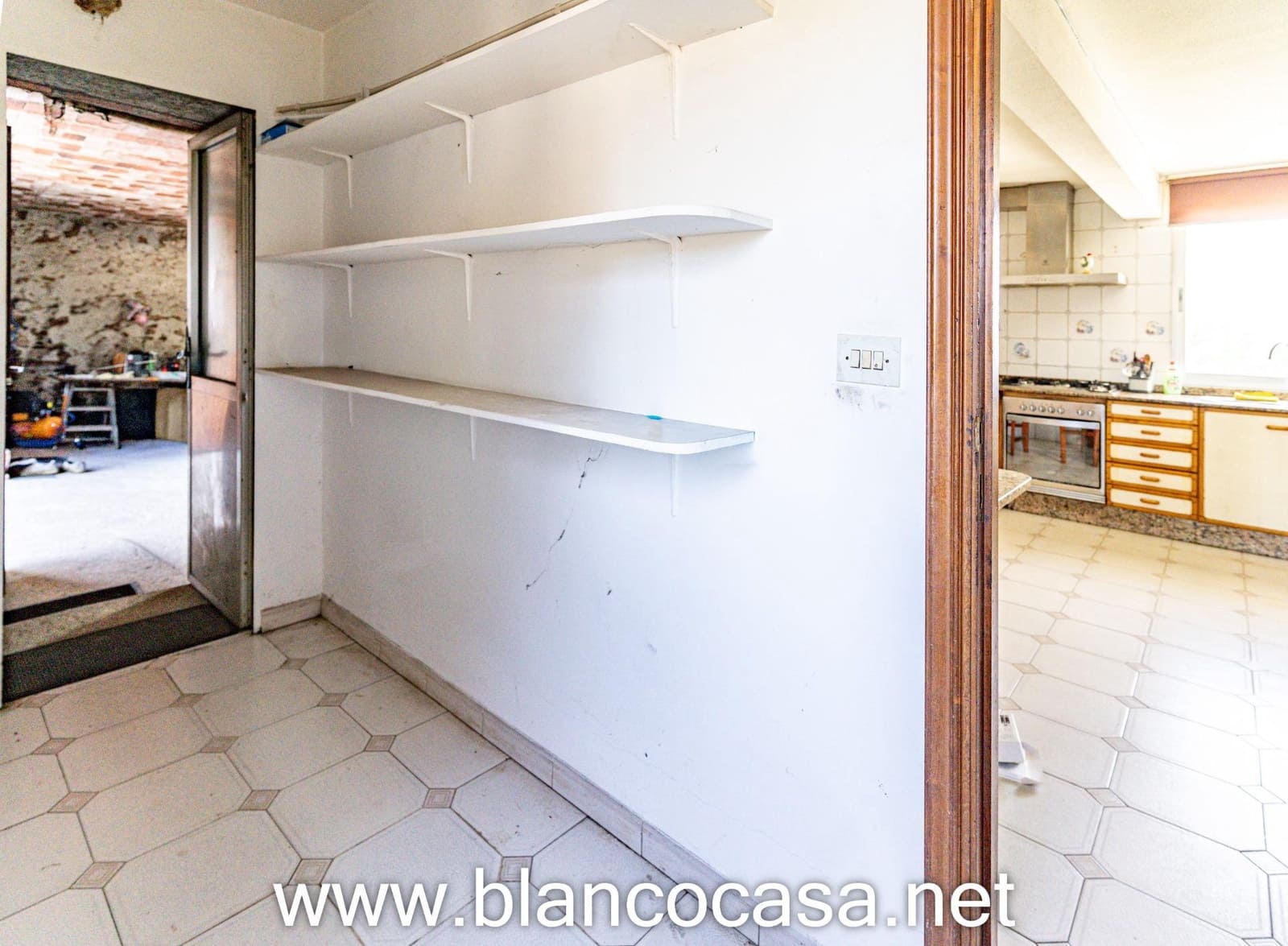 7 slaapkamer Finca/Landhuis te koop in Carballo met garage - € 299.900 (Ref: 9383378)