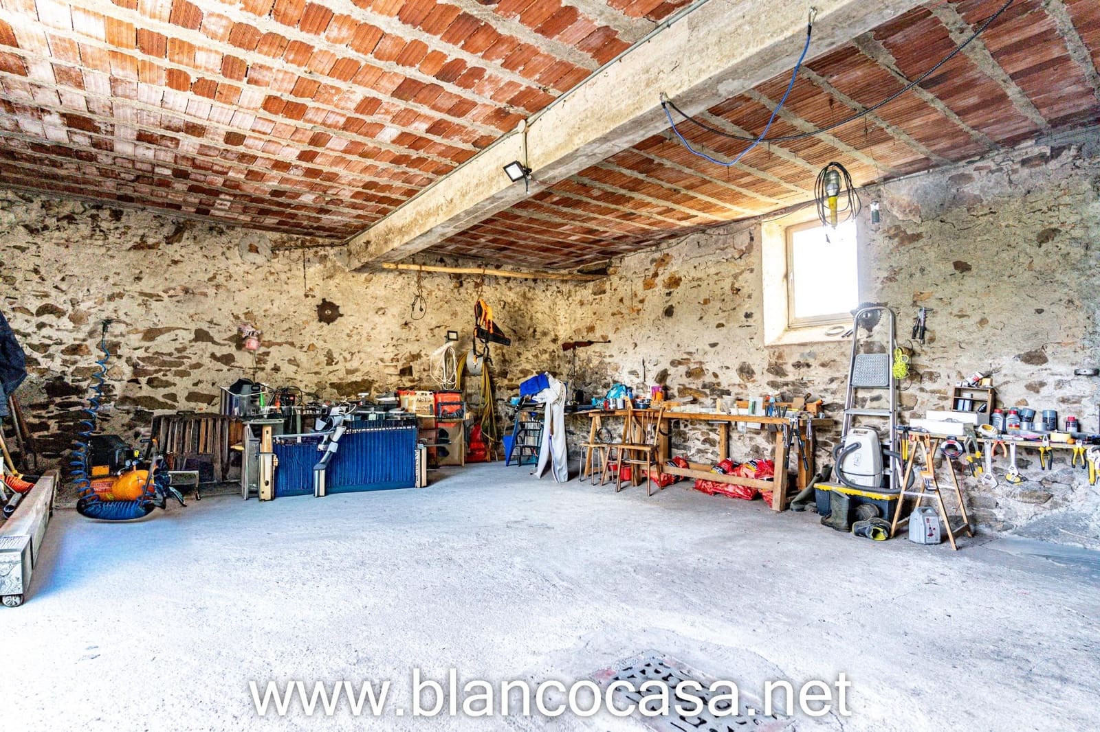 7 slaapkamer Finca/Landhuis te koop in Carballo met garage - € 299.900 (Ref: 9383378)