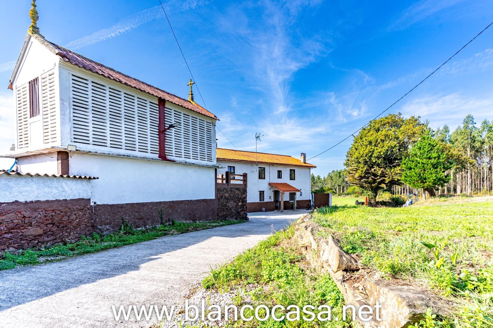 7 slaapkamer Finca/Landhuis te koop in Carballo met garage - € 299.900 (Ref: 9383378)