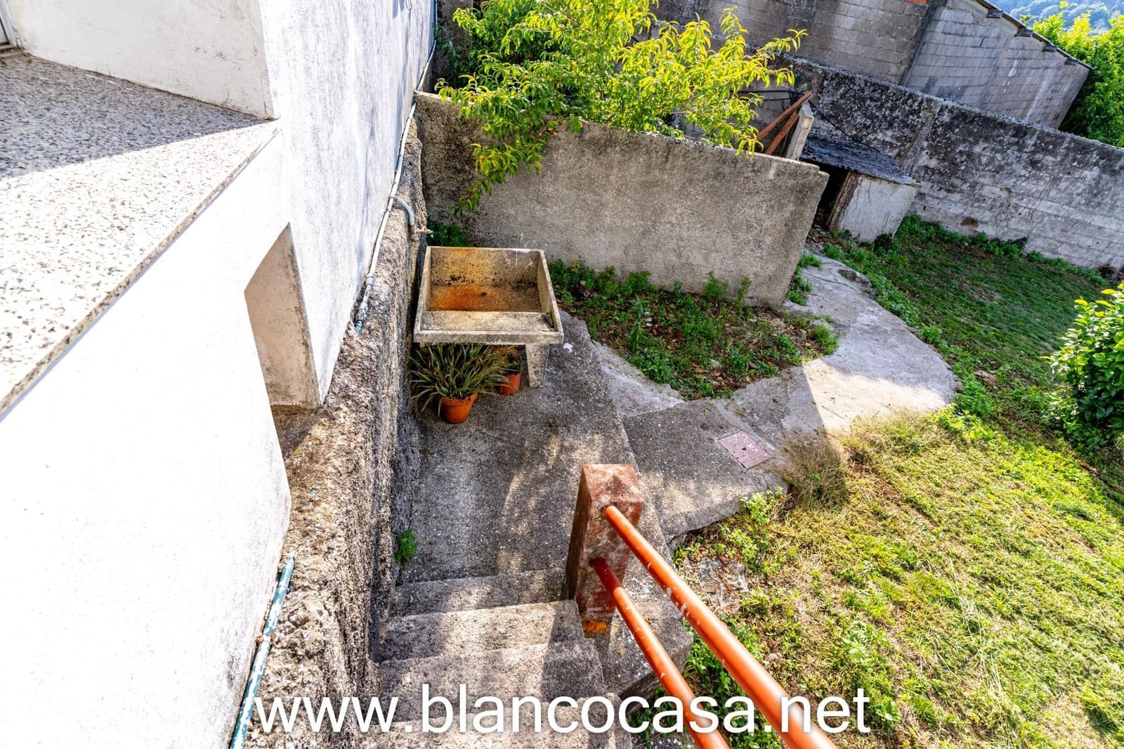 7 slaapkamer Finca/Landhuis te koop in Carballo met garage - € 299.900 (Ref: 9383378)