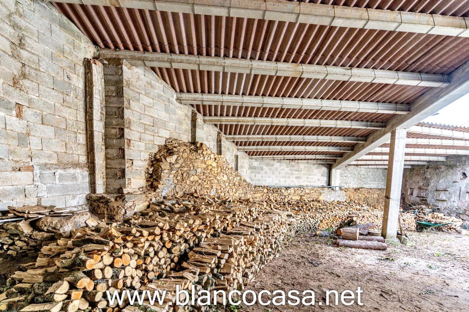 7 slaapkamer Finca/Landhuis te koop in Carballo met garage - € 299.900 (Ref: 9383378)