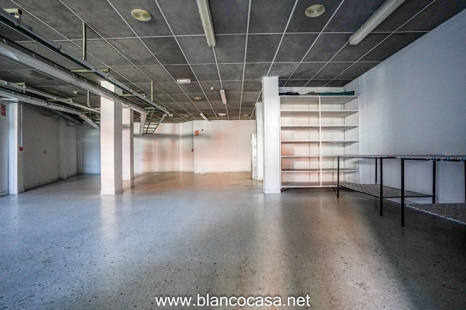 Kommersiell att hyra i Carballo - 500 € (Ref: 9383380)