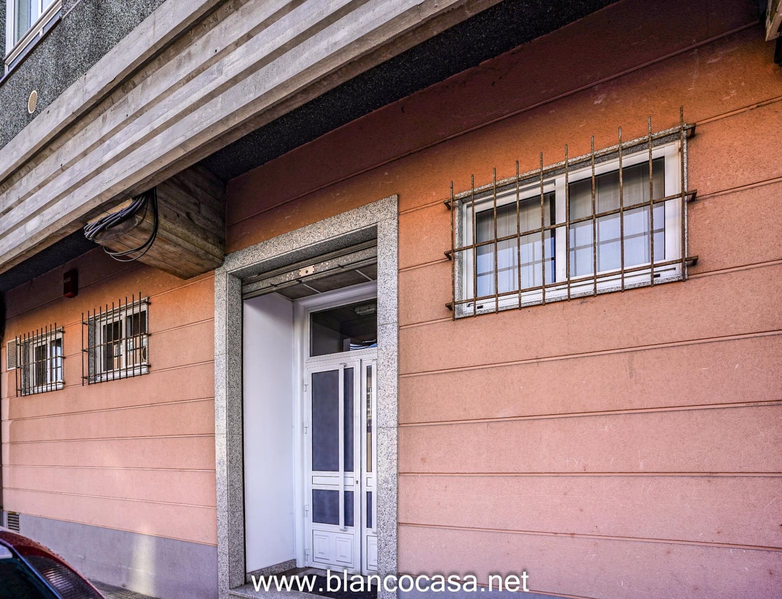 Kommersiell att hyra i Carballo - 500 € (Ref: 9383380)