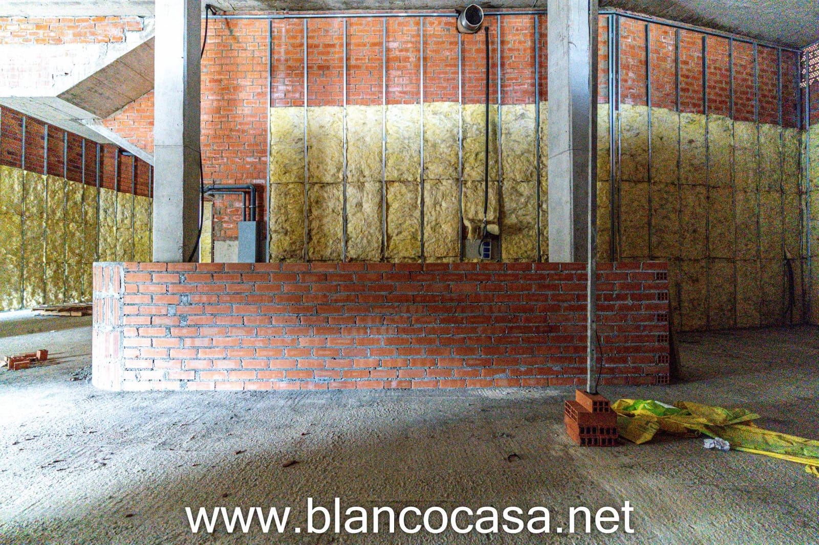 Commercial for rent in Arteixo - € 500 (Ref: 9383382)