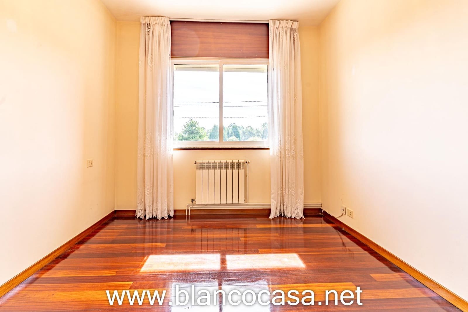 5 soverom Finca/Herregård til salgs i Carballo med garasje - € 284 900 (Ref: 9383383)