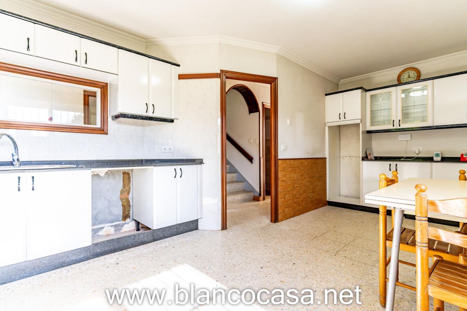 5 soverom Finca/Herregård til salgs i Carballo med garasje - € 284 900 (Ref: 9383383)