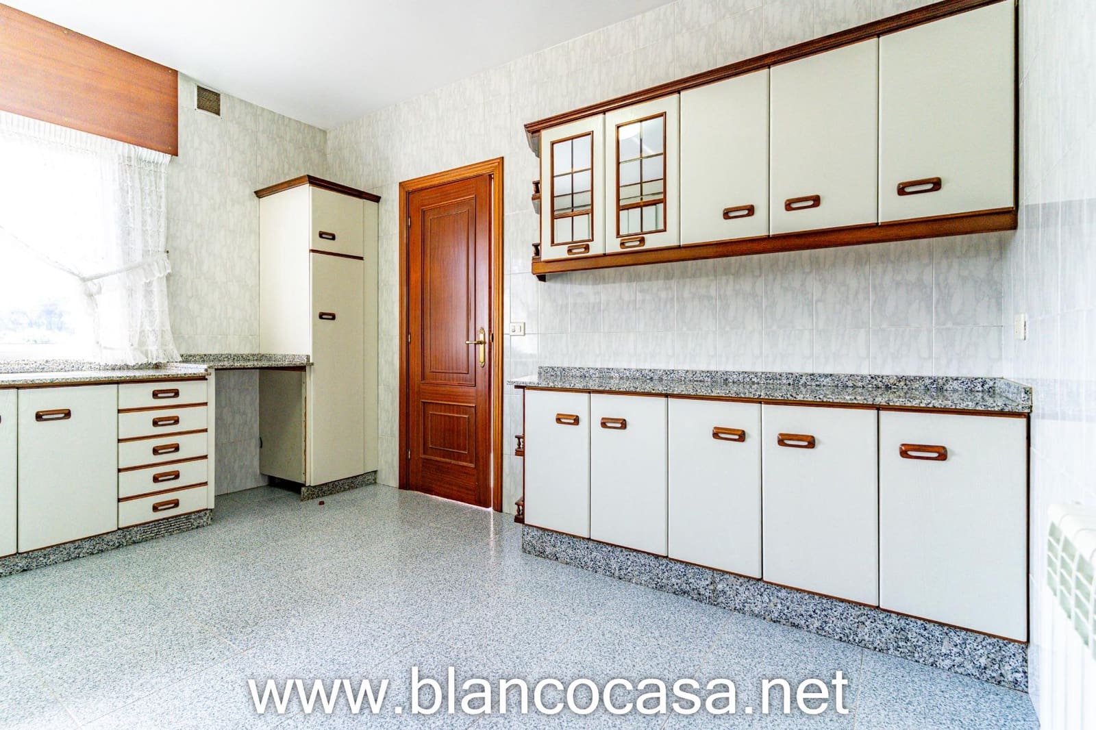 5 soverom Finca/Herregård til salgs i Carballo med garasje - € 284 900 (Ref: 9383383)