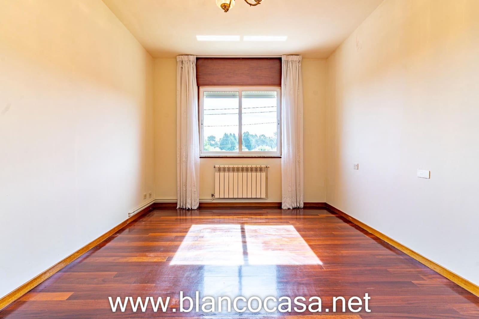 5 soverom Finca/Herregård til salgs i Carballo med garasje - € 284 900 (Ref: 9383383)