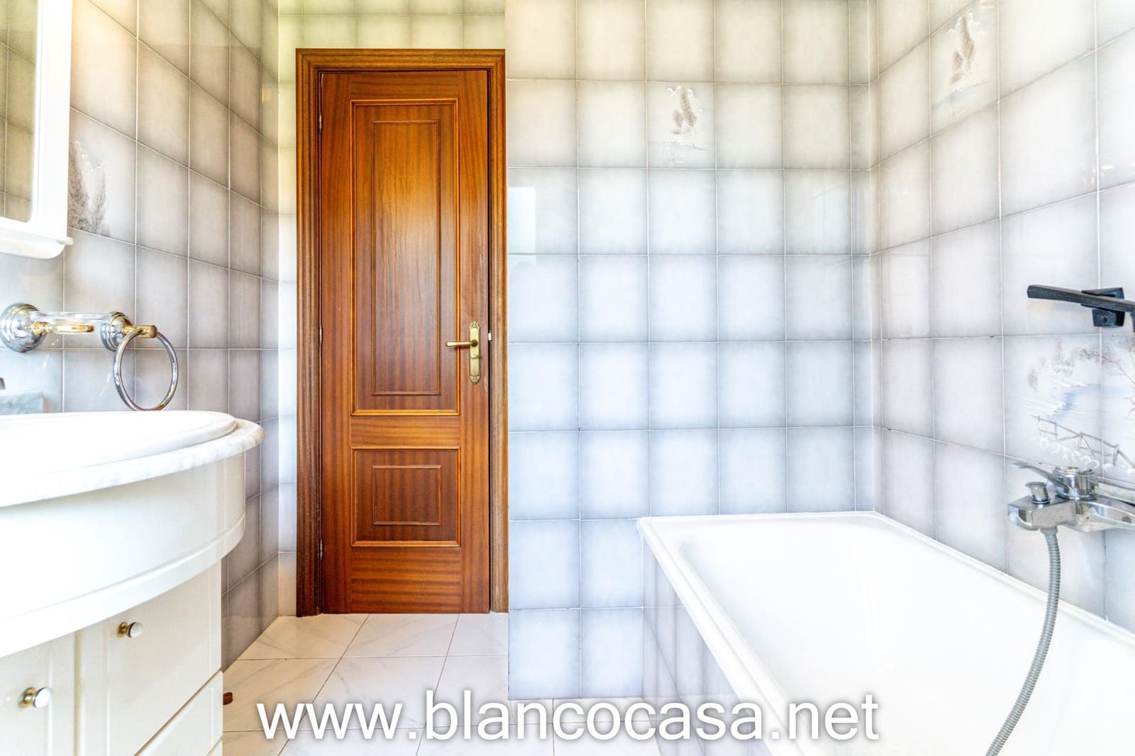 5 soverom Finca/Herregård til salgs i Carballo med garasje - € 284 900 (Ref: 9383383)