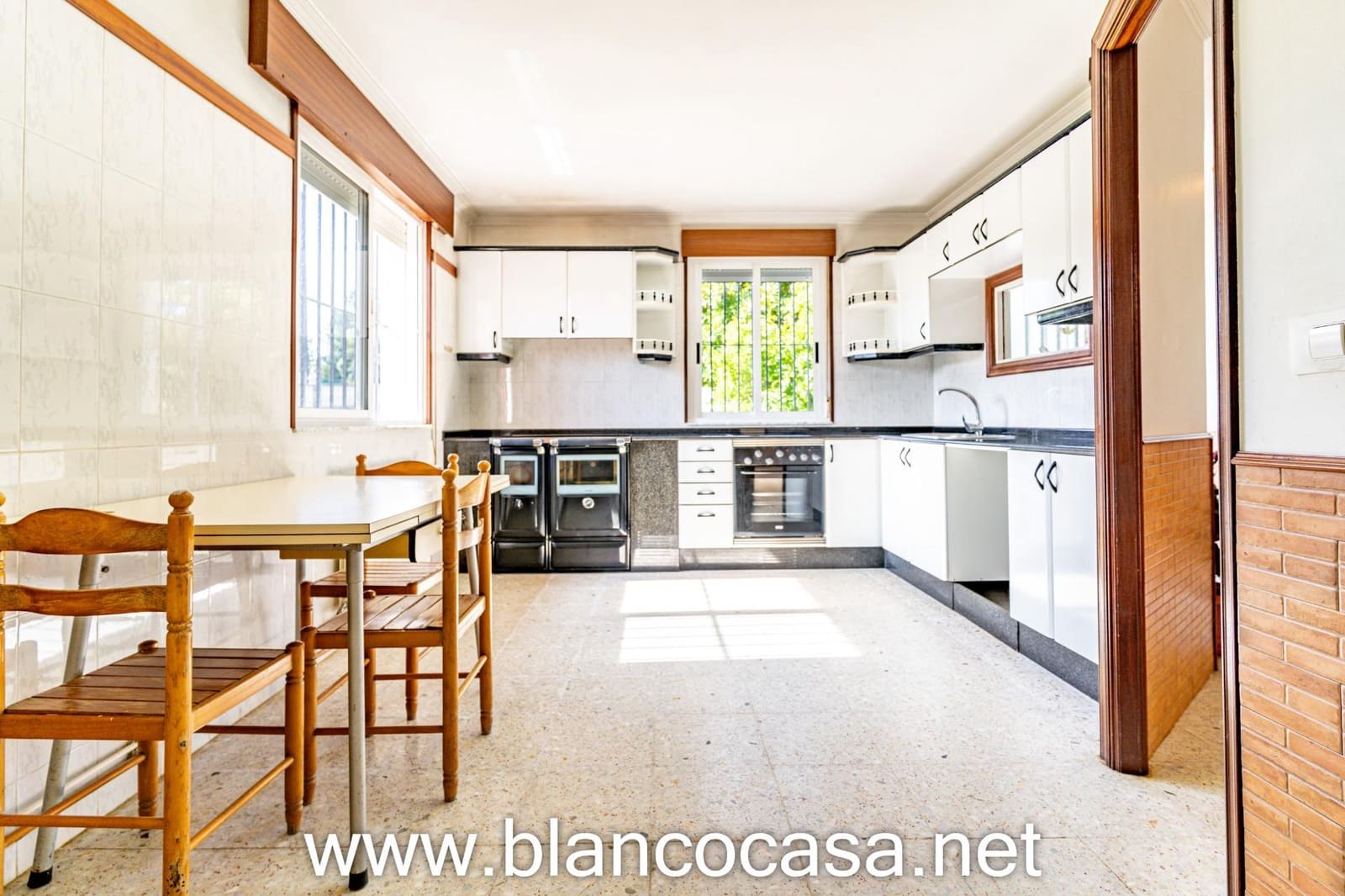 5 soverom Finca/Herregård til salgs i Carballo med garasje - € 284 900 (Ref: 9383383)