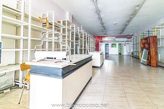 1 bedroom Commercial for sale in Carballo - € 139,990 (Ref: 9383384)