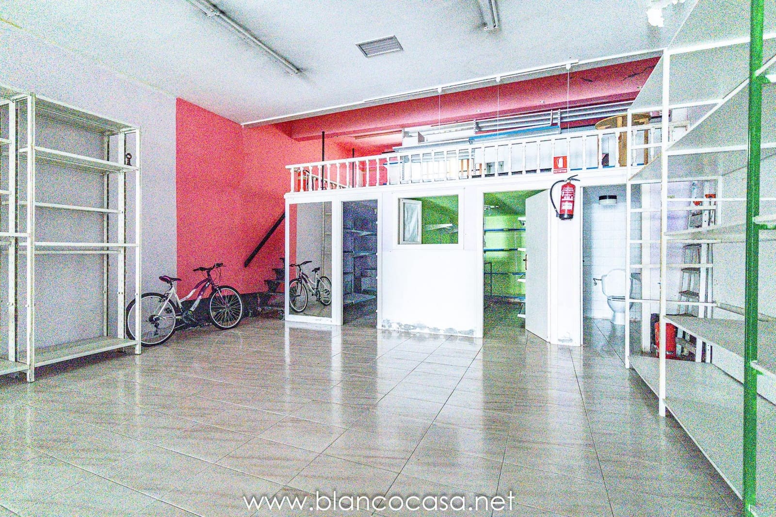 1 slaapkamer Commercieel te koop in Carballo - € 139.990 (Ref: 9383384)