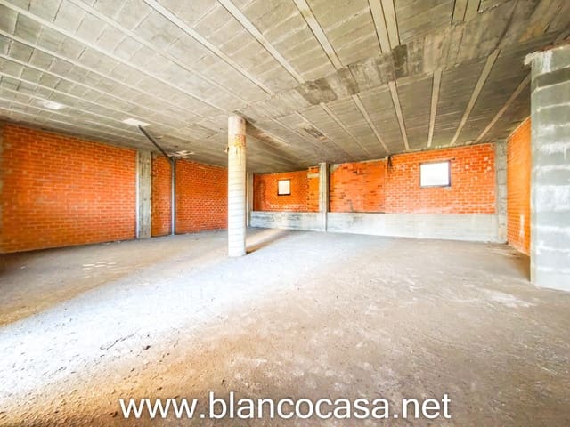 Kaupallinen myytävänä paikassa Carballo - 69 900 € (Ref: 9383386)