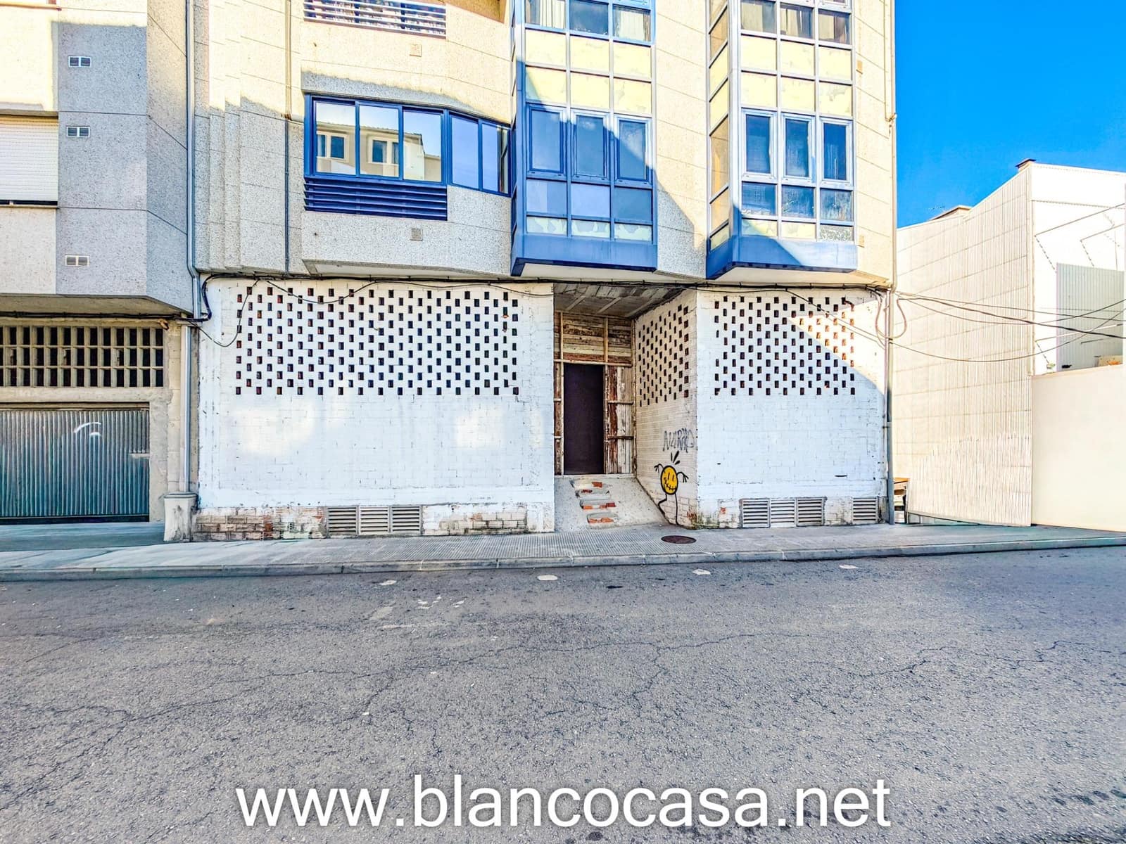 Kaupallinen myytävänä paikassa Carballo - 69 900 € (Ref: 9383386)