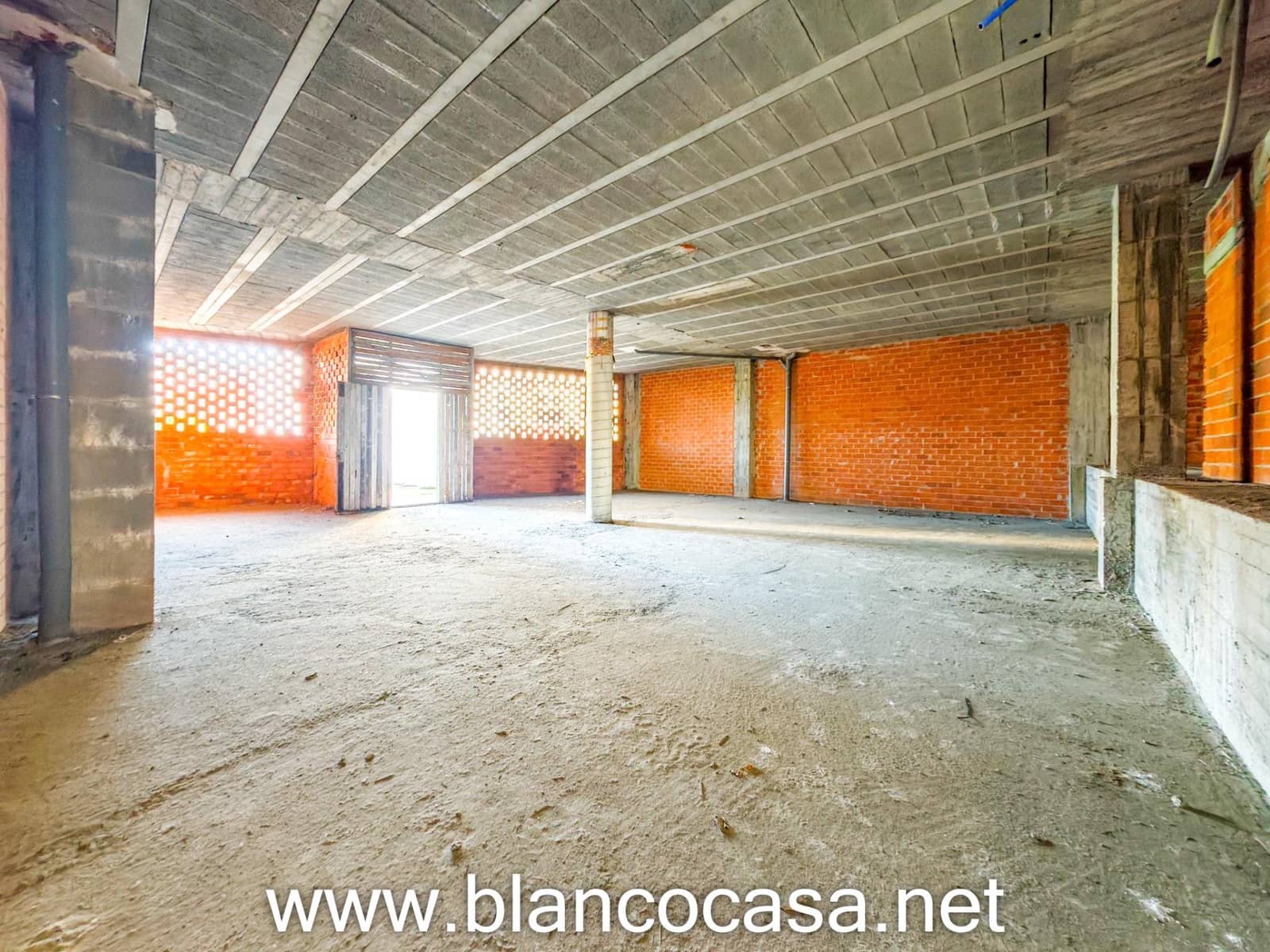 Kaupallinen myytävänä paikassa Carballo - 69 900 € (Ref: 9383386)