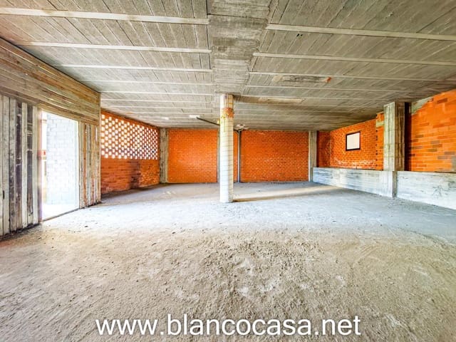 Kaupallinen myytävänä paikassa Carballo - 69 900 € (Ref: 9383386)