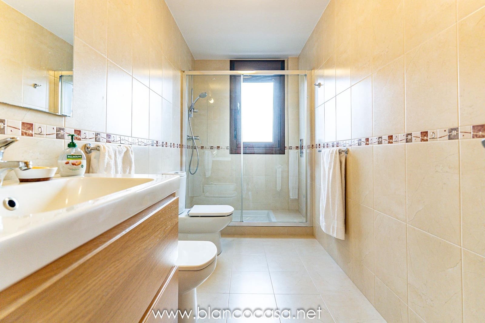 6 sypialnia Willa na sprzedaż w Carballo z garażem - 440 000 € (Ref: 9383387)