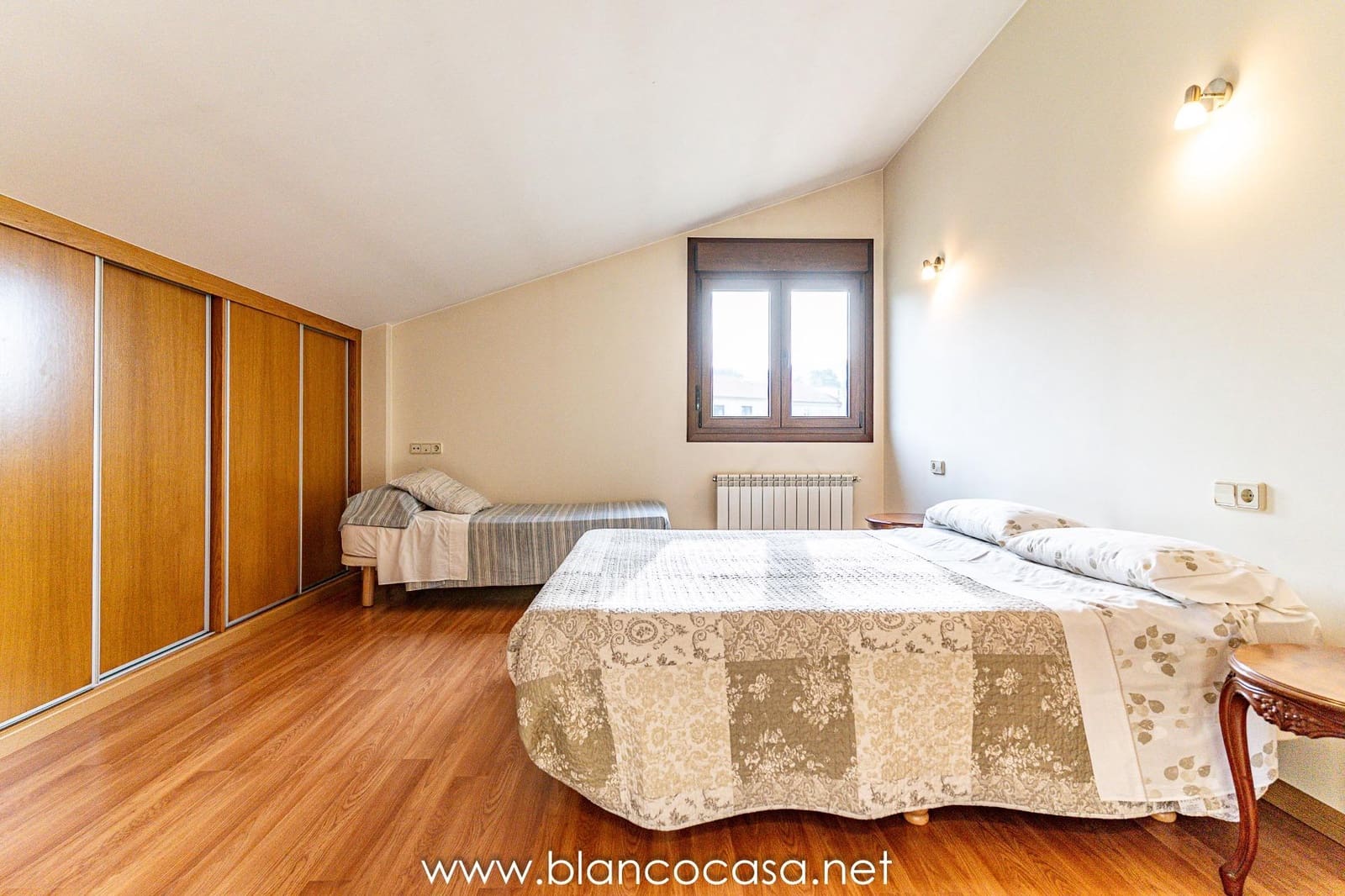 6 sypialnia Willa na sprzedaż w Carballo z garażem - 440 000 € (Ref: 9383387)