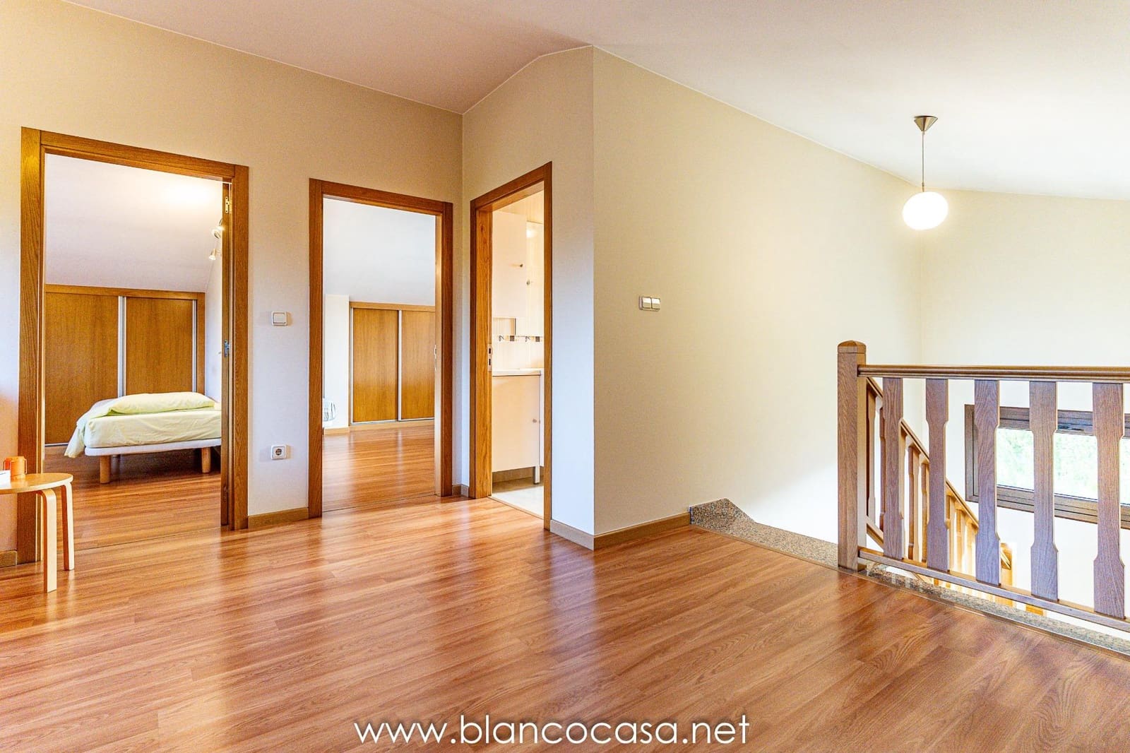 6 sypialnia Willa na sprzedaż w Carballo z garażem - 440 000 € (Ref: 9383387)