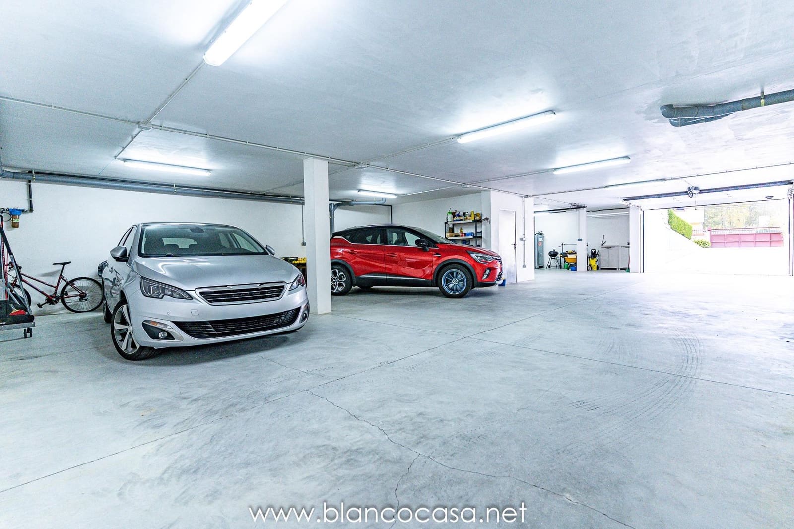 6 sypialnia Willa na sprzedaż w Carballo z garażem - 440 000 € (Ref: 9383387)