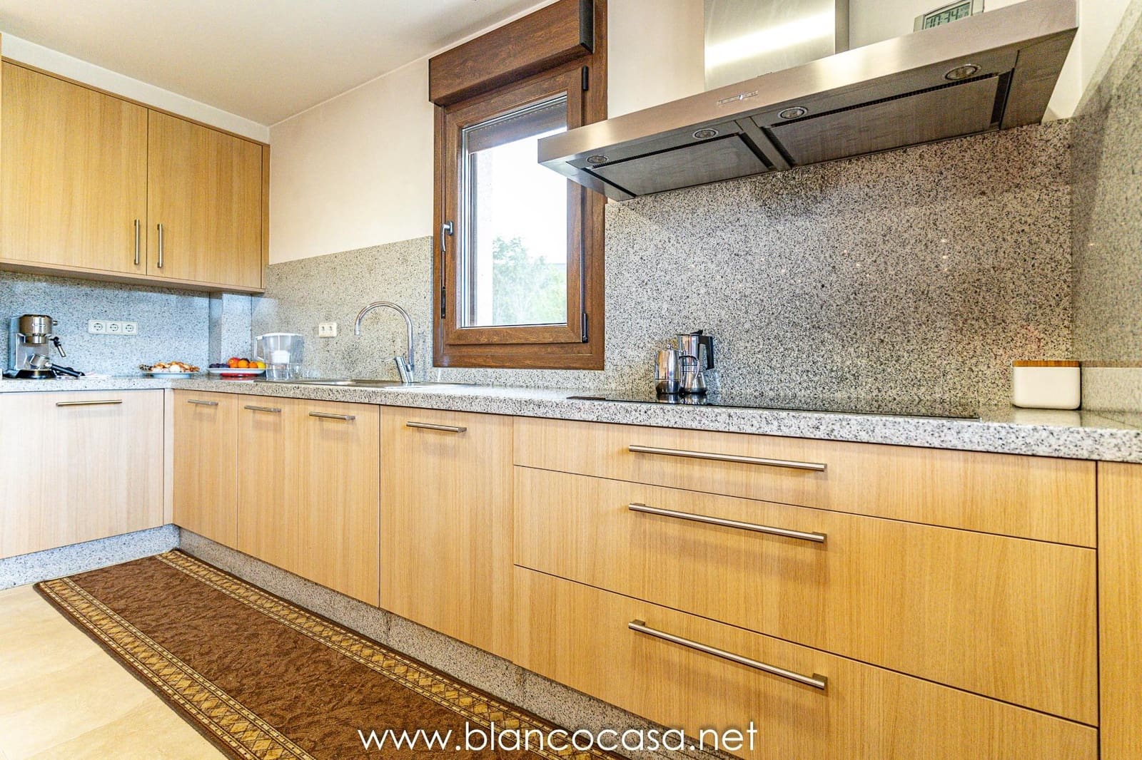 6 sypialnia Willa na sprzedaż w Carballo z garażem - 440 000 € (Ref: 9383387)