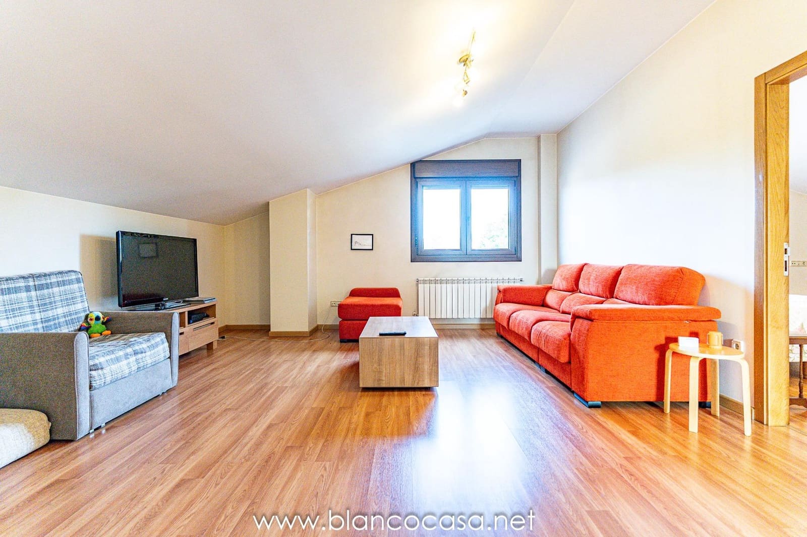 6 sypialnia Willa na sprzedaż w Carballo z garażem - 440 000 € (Ref: 9383387)