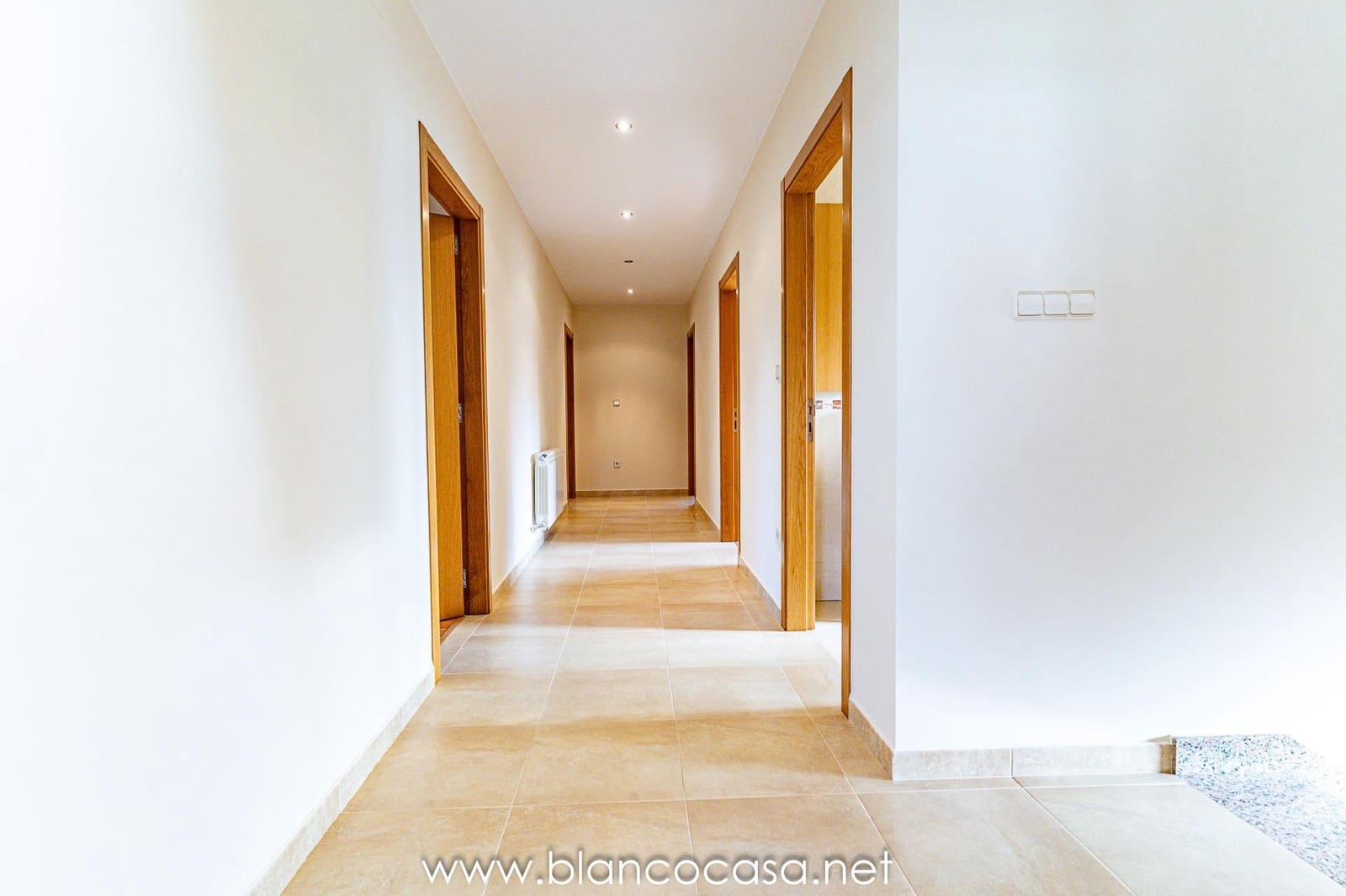 6 sypialnia Willa na sprzedaż w Carballo z garażem - 440 000 € (Ref: 9383387)