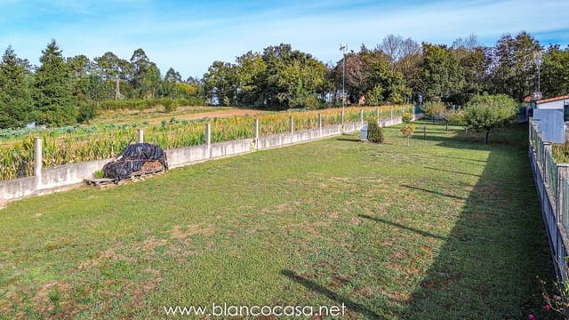 6 bedroom Villa for sale in Carballo with garage - € 440,000 (Ref: 9383387)