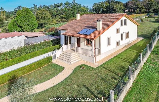 6 bedroom Villa for sale in Carballo with garage - € 440,000 (Ref: 9383387)