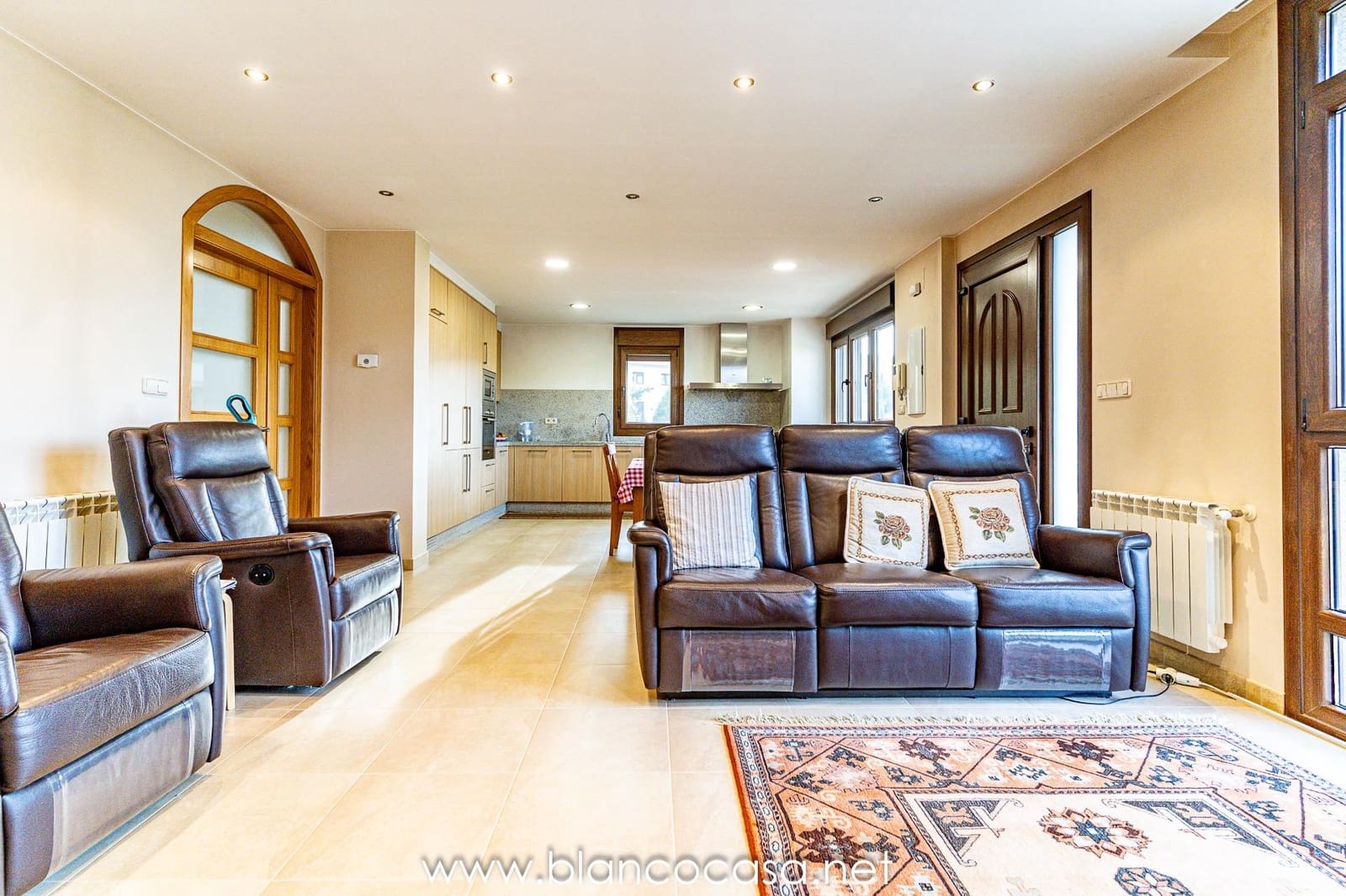 6 sypialnia Willa na sprzedaż w Carballo z garażem - 440 000 € (Ref: 9383387)