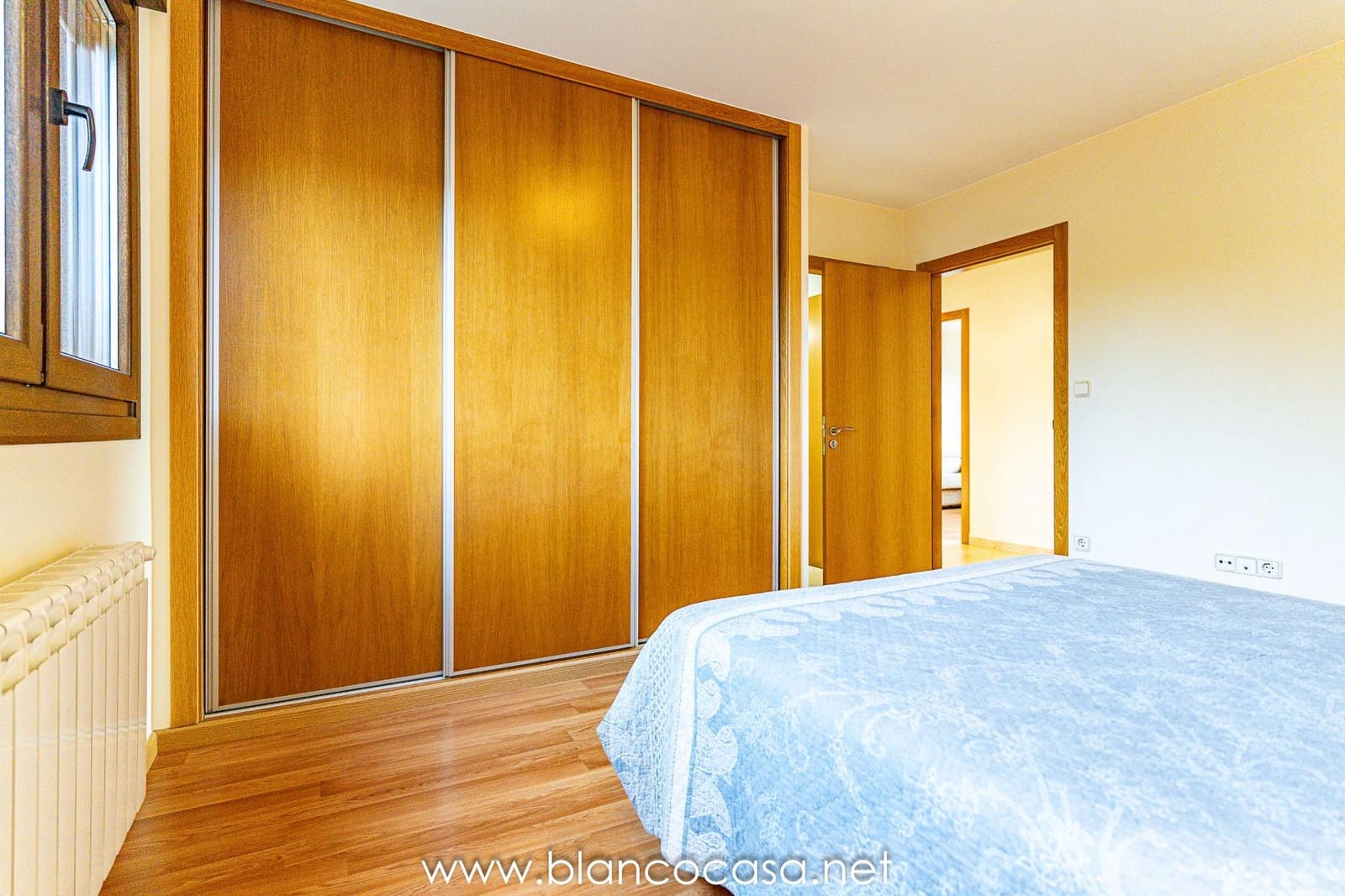 6 sypialnia Willa na sprzedaż w Carballo z garażem - 440 000 € (Ref: 9383387)