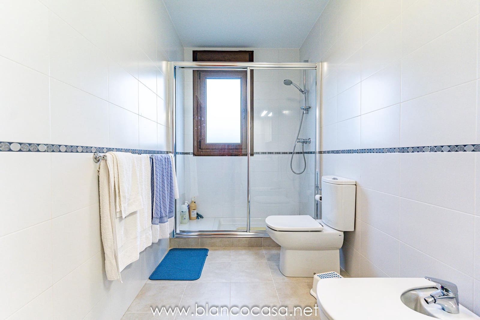 6 sypialnia Willa na sprzedaż w Carballo z garażem - 440 000 € (Ref: 9383387)